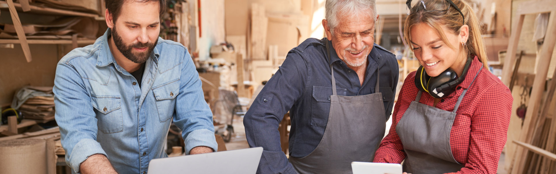 Mit einer Web-Visitenkarte neue Kunden erreichen – wie kleine Handwerksbetriebe online besser sichtbar werden